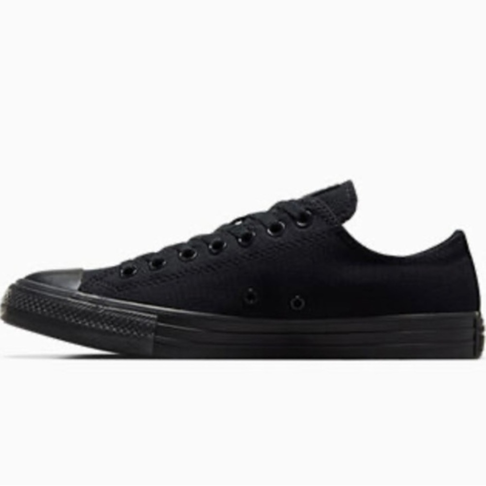 ♦️NWT♦️Converse Classic Low Canvas Sneakers